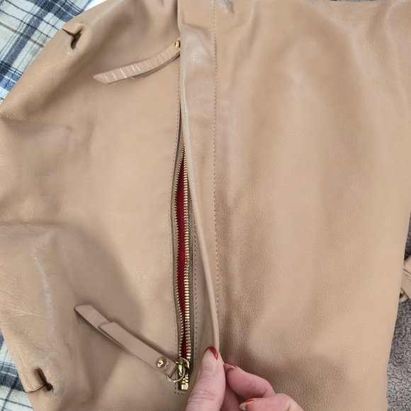 Christian LOUBOUTIN Hobo Beige - Picture 8 of 17